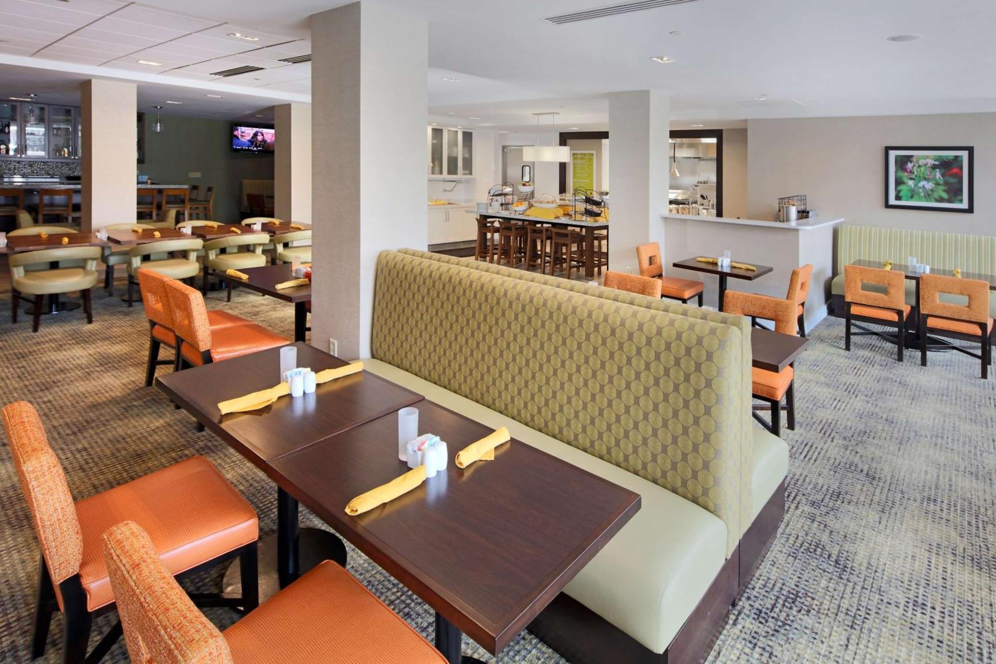 Hilton Garden Inn Reagan National Airport Arlington Restaurant photo